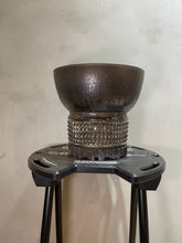 Load image into Gallery viewer, 活石陶坊 LIVING STONE Ceramics Gallery - 墨黑銀彩刻紋 L