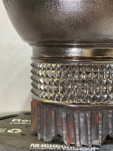 Load image into Gallery viewer, 活石陶坊 LIVING STONE Ceramics Gallery - 墨黑銀彩刻紋 XL