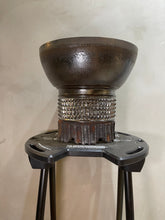 Load image into Gallery viewer, 活石陶坊 LIVING STONE Ceramics Gallery - 墨黑銀彩刻紋 XL