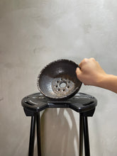 Load image into Gallery viewer, 活石陶坊 LIVING STONE Ceramics Gallery - 礦岩銀彩菱角 碗 M
